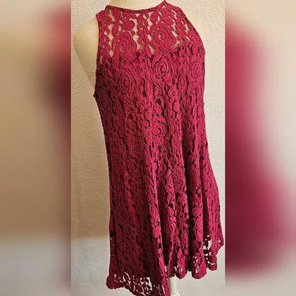 SHYANNE High Neck Sleeveless Lace Fit & Flare Short Western Dress Medium Red - Picture 2 of 15